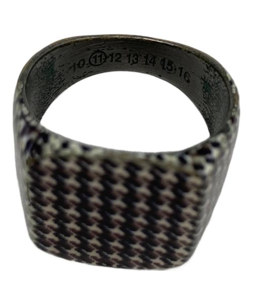 Maison Margiela（メゾンマルジェラ）Maison Margiela (メゾンマルジェラ) ハウンドトゥース シグネットリング ホワイト×ブラック サイズ:-の古着・服飾アイテム