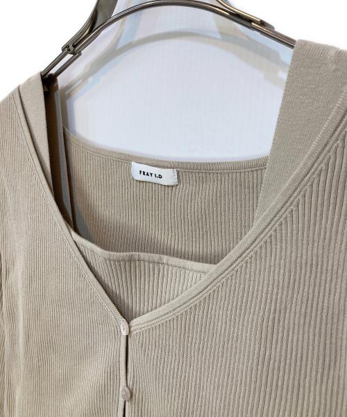 FRAY ID（フレイ アイディー）FRAY ID (フレイ アイディー) ニットコンビタックティアードワンピ ベージュの古着・服飾アイテム