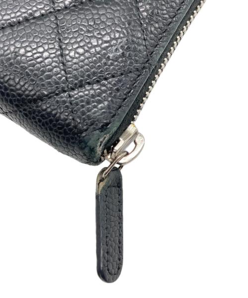 CHANEL（シャネル）CHANEL (シャネル) キャビアスキンマトラッセラウンドジップ財布 ブラックの古着・服飾アイテム