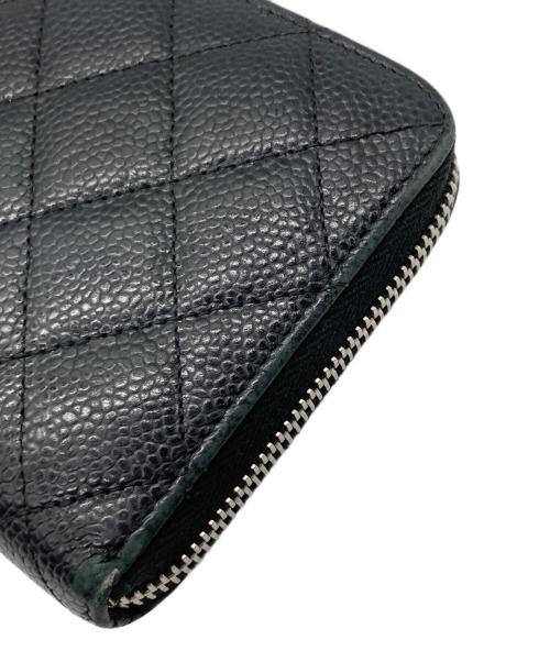 CHANEL（シャネル）CHANEL (シャネル) キャビアスキンマトラッセラウンドジップ財布 ブラックの古着・服飾アイテム