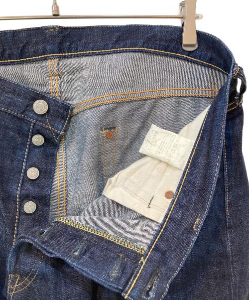 MOMOTARO JEANS（桃太郎ジーンズ）MOMOTARO JEANS (桃太郎ジーンズ) 出陣スリムストレート ボタンフライ デニムパンツ インディゴ サイズ:W40の古着・服飾アイテム