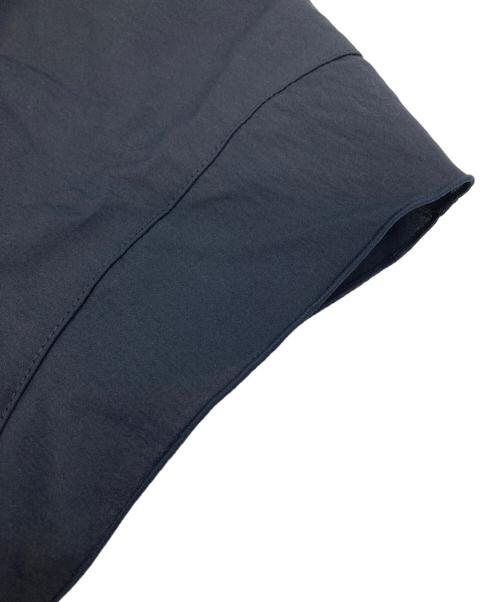 SIMPLICITE（シンプリシテ）SIMPLICITE (シンプリシテ) UVケアフロントフレアースタンドシャツ ブラック サイズ:Freeの古着・服飾アイテム