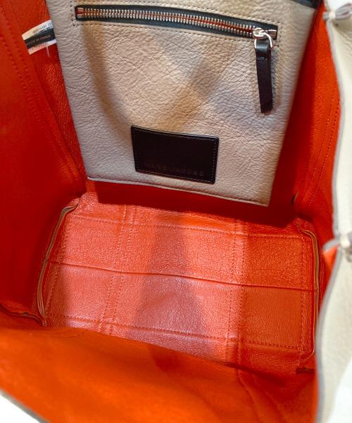 MARC JACOBS（マークジェイコブズ）MARC JACOBS (マークジェイコブス) THE TAG TOTE バッグ STONEの古着・服飾アイテム