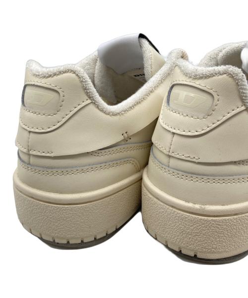 DIESEL（ディーゼル）DIESEL (ディーゼル) S-Oval Skate Low  ローカットスニーカー ベージュ サイズ:US8.5の古着・服飾アイテム