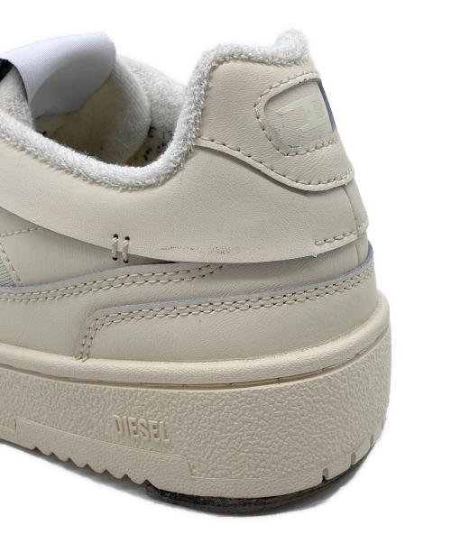 DIESEL（ディーゼル）DIESEL (ディーゼル) S-Oval Skate Low  ローカットスニーカー ベージュ サイズ:US8.5の古着・服飾アイテム