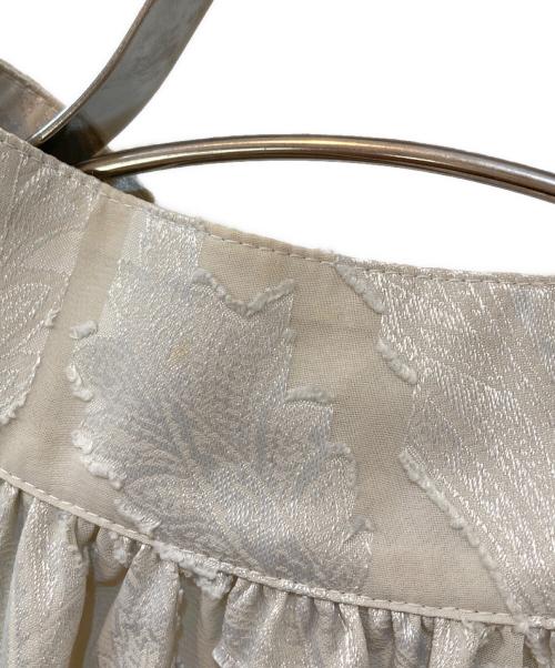 anuans（アニュアンス）anuans (アニュアンス) 2wayカットジャガードスタンドカラーブラウス ベージュ サイズ:Fの古着・服飾アイテム