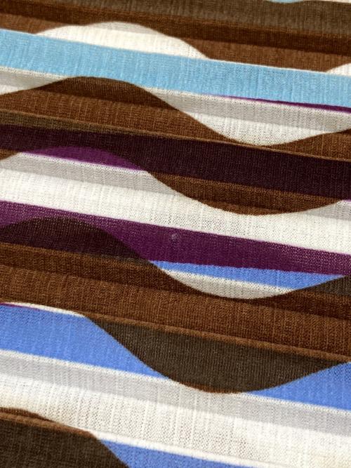 ISSEY MIYAKE（イッセイミヤケ）ISSEY MIYAKE (イッセイミヤケ) WAVE柄 チュニック マルチカラー サイズ:2の古着・服飾アイテム