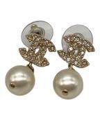 CHANELシャネル）の古着「ラインストーンココマークパールピアス」｜ゴールドカラー