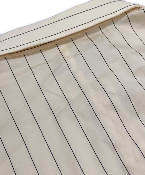 DES PRES（デ プレ）DES PRES (デ プレ) ソフトストレッチサテン バックブラウジングブラウス アイボリー サイズ:-の古着・服飾アイテム