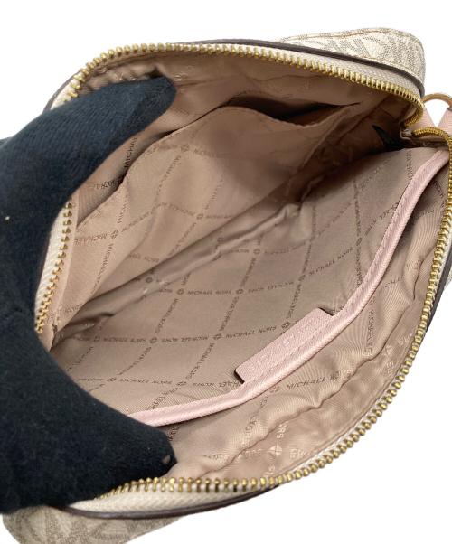 MICHAEL KORS（マイケル・コース）MICHAEL KORS (マイケル・コース) ジェット セット アイテム ラージ イーストウェスト ジップ チェーン クロスボデイ ピンク×ホワイト サイズ:なしの古着・服飾アイテム