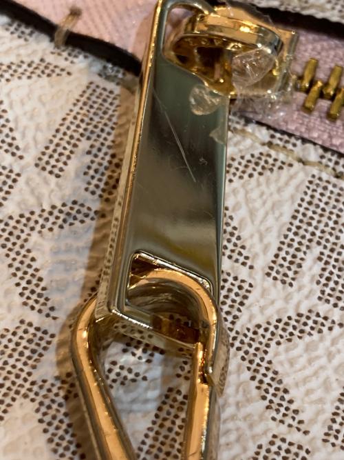 MICHAEL KORS（マイケル・コース）MICHAEL KORS (マイケル・コース) ジェット セット アイテム ラージ イーストウェスト ジップ チェーン クロスボデイ ピンク×ホワイト サイズ:なしの古着・服飾アイテム