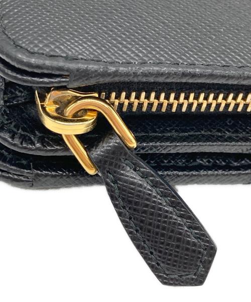 PRADA（プラダ）PRADA (プラダ) SAFFIANO METAL 二つ折り財布 ブラック サイズ:-の古着・服飾アイテム