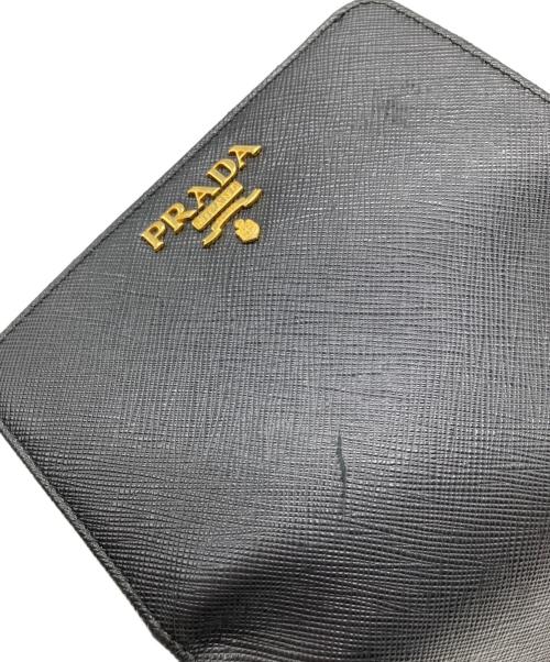 PRADA（プラダ）PRADA (プラダ) SAFFIANO METAL 二つ折り財布 ブラック サイズ:-の古着・服飾アイテム