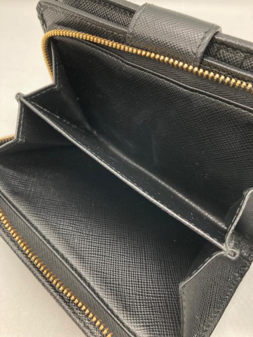 PRADA（プラダ）PRADA (プラダ) SAFFIANO METAL 二つ折り財布 ブラック サイズ:-の古着・服飾アイテム