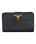 PRADA（プラダ）の古着「SAFFIANO METAL 二つ折り財布」｜ブラック