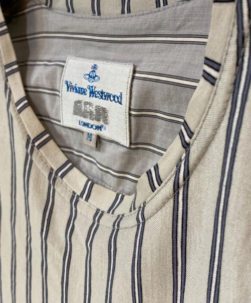 Vivienne Westwood man（ヴィヴィアン ウェストウッド マン）Vivienne Westwood man (ヴィヴィアン ウェストウッド マン) オーブ刺繍ストライプTシャツ グレー サイズ:Mの古着・服飾アイテム