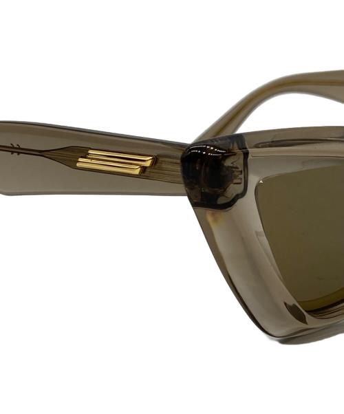BOTTEGA VENETA（ボッテガベネタ）BOTTEGA VENETA (ボッテガベネタ) キャットアイ フレーム サングラス ベージュ サイズ:53□17-140-32の古着・服飾アイテム