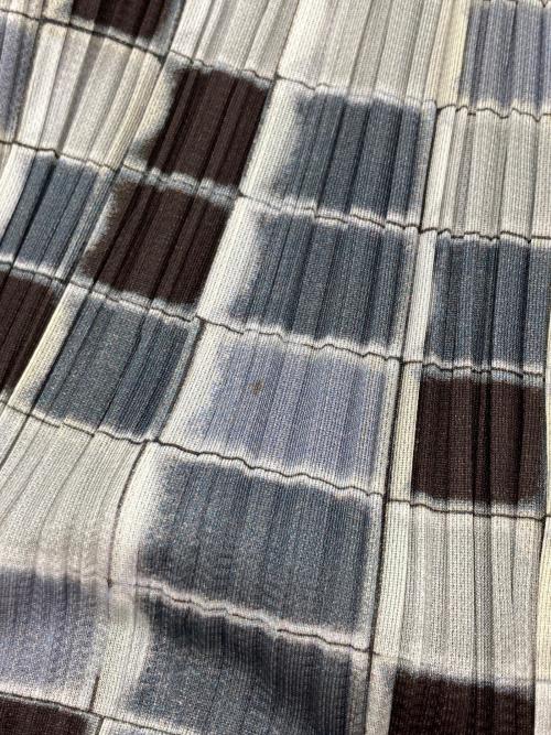 PLEATS PLEASE（プリーツプリーズ）PLEATS PLEASE (プリーツプリーズ) 総柄ラッププリーツスカート グレー サイズ:3の古着・服飾アイテム