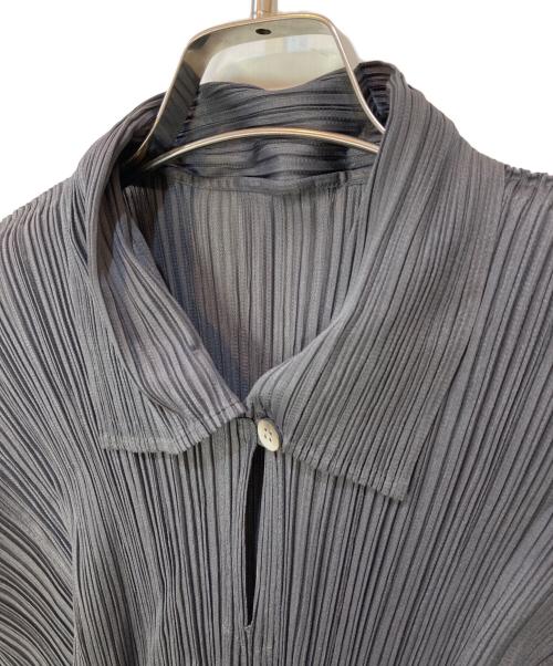 PLEATS PLEASE（プリーツプリーズ）PLEATS PLEASE (プリーツプリーズ) プリーツプルオーバーブラウス グレー サイズ:3の古着・服飾アイテム