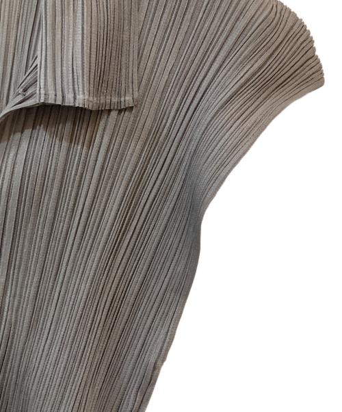 PLEATS PLEASE（プリーツプリーズ）PLEATS PLEASE (プリーツプリーズ) ノースリーブプリーツカットソー グレー サイズ:34の古着・服飾アイテム