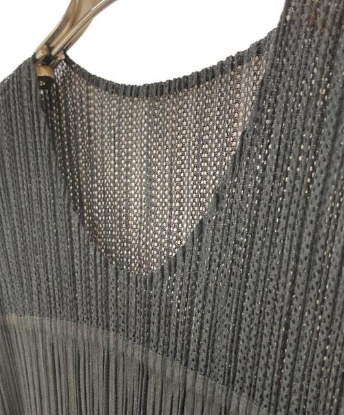 PLEATS PLEASE（プリーツプリーズ）PLEATS PLEASE (プリーツプリーズ) 半袖プリーツカットソー ブラック サイズ:3の古着・服飾アイテム
