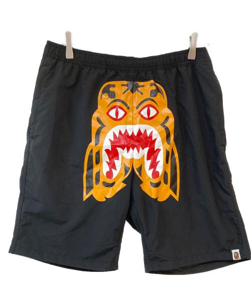 A BATHING APE（アベイシングエイプ）A BATHING APE (アベイシングエイプ) Tiger Beach Shorts ブラック サイズ:Lの古着・服飾アイテム