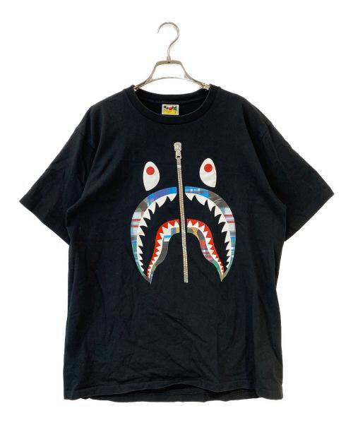 A BATHING APE（アベイシングエイプ）A BATHING APE (ア ベイシング エイプ) シャークプリント Tシャツ ブラック サイズ:Lの古着・服飾アイテム