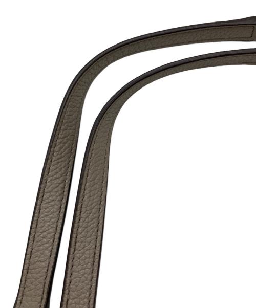 TORY BURCH（トリーバーチ）TORY BURCH (トリーバーチ) ブリテン チェーントートバッグ ベージュ サイズ:-の古着・服飾アイテム