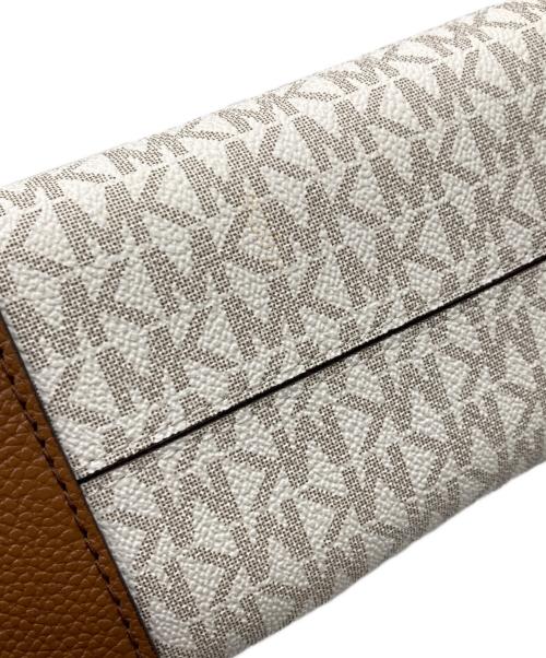 MICHAEL KORS（マイケル・コース）MICHAEL KORS (マイケル・コース) MERCER MD MESSENGER(マーサーミディアムメッセンジャー)/ショルダーバッグ ホワイト×ブラウン サイズ:-の古着・服飾アイテム