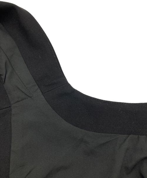 Tnewties（トゥエンティーズ）TNEWTIES (トゥエンティーズ) 《誰が一番早く家につくか勝負しよう》プリーツデザインクロップドベスト ブラック サイズ:Lの古着・服飾アイテム