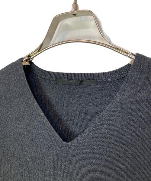 AP STUDIO（エーピーストゥディオ）AP STUDIO (エーピーストゥディオ) WOOL SMOOTH V/N P/O(ウールスムースブイネックプルオーバー) グレー サイズ:-の古着・服飾アイテム