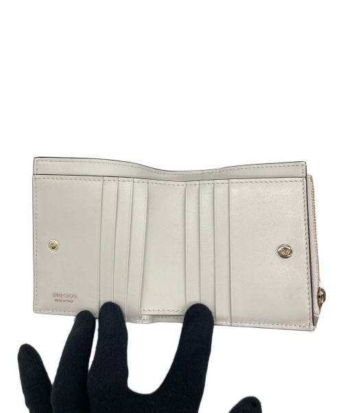 JIMMY CHOO（ジミーチュウ）JIMMY CHOO (ジミーチュウ) HANNI クリスタルスタースタッズ付き 2つ折り財布 ホワイト サイズ:なしの古着・服飾アイテム