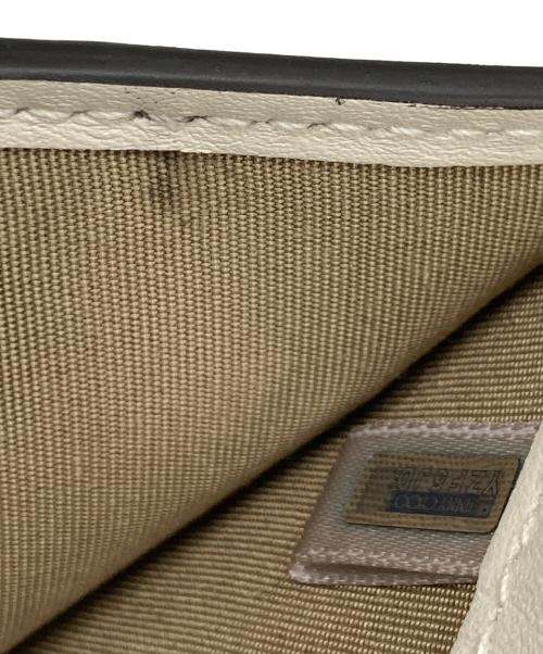 JIMMY CHOO（ジミーチュウ）JIMMY CHOO (ジミーチュウ) HANNI クリスタルスタースタッズ付き 2つ折り財布 ホワイト サイズ:なしの古着・服飾アイテム