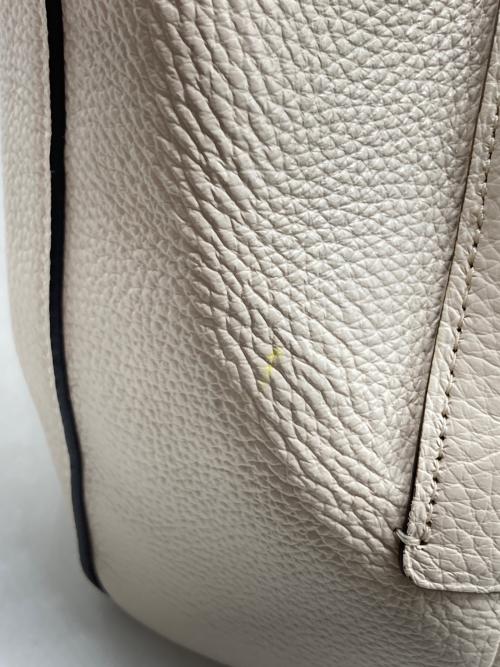 COACH（コーチ）COACH (コーチ) ペブルレザー ハリー ロゴ ショルダー バッグ ホワイト サイズ:なしの古着・服飾アイテム