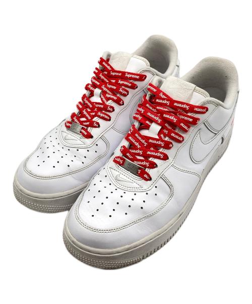 NIKE（ナイキ）NIKE (ナイキ) SUPREME (シュプリーム) AIR FORCE 1 LOW/エアフォースワンローSUPREME ローカットスニーカー WHITE/WHITE サイズ:２７㎝の古着・服飾アイテム