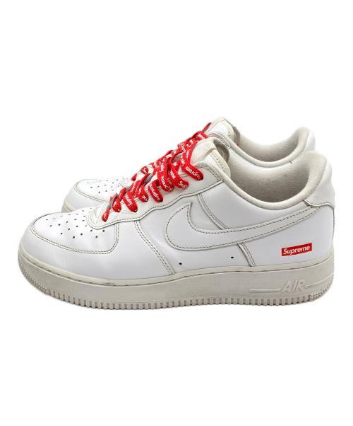 NIKE（ナイキ）NIKE (ナイキ) SUPREME (シュプリーム) AIR FORCE 1 LOW/エアフォースワンローSUPREME ローカットスニーカー WHITE/WHITE サイズ:２７㎝の古着・服飾アイテム