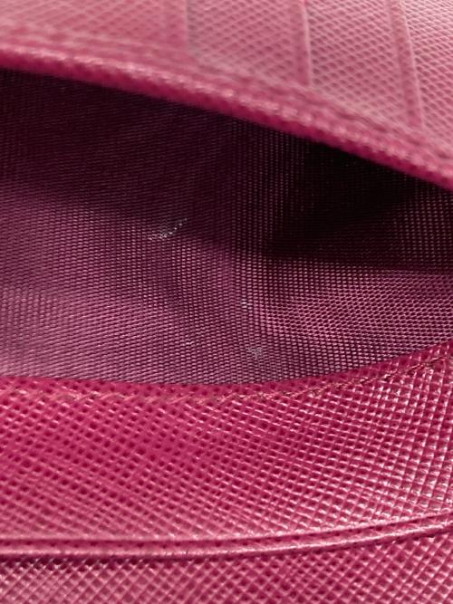 PRADA（プラダ）PRADA (プラダ) SAFFIANO METAL 2つ折り財布 パープル サイズ:なしの古着・服飾アイテム