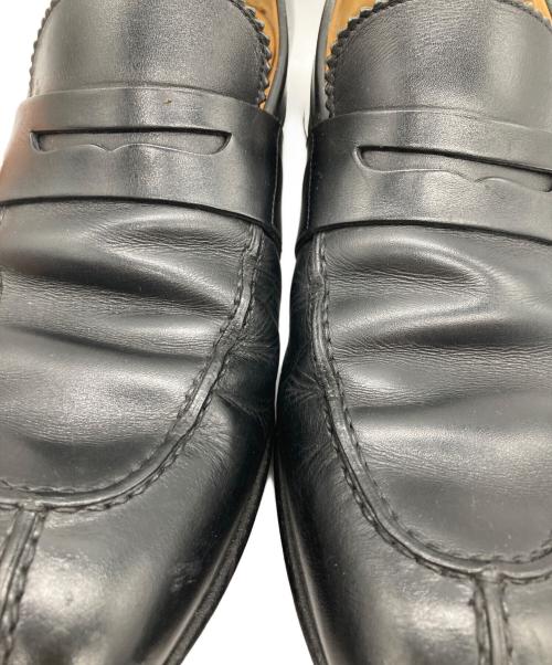 GUCCI（グッチ）GUCCI (グッチ) エンボスロゴ ローファー ブラック サイズ:8の古着・服飾アイテム