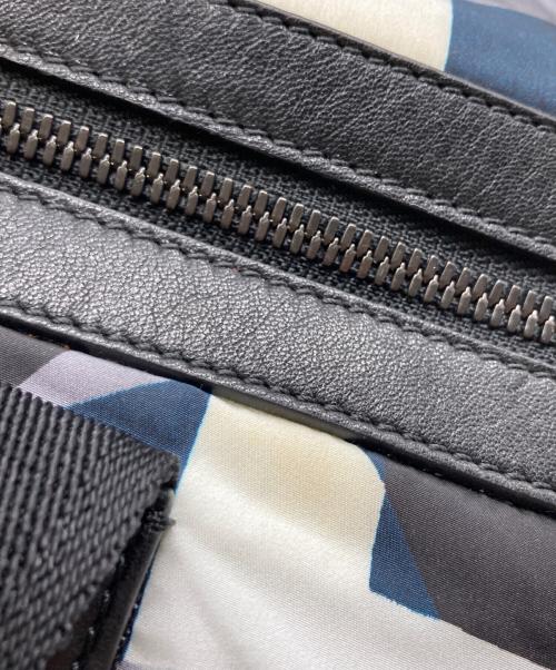 JIMMY CHOO（ジミーチュウ）JIMMY CHOO (ジミーチュウ) バルフォア アンソラシート カモフラージュプリント ナイロン 2WAYバッグ ブラック×グレー サイズ:なしの古着・服飾アイテム