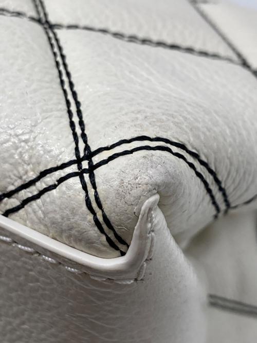 MARC JACOBS（マークジェイコブズ）MARC JACOBS (マークジェイコブズ) BI COLOR QUILTED LEATHER DUAL BAG ホワイト サイズ:なしの古着・服飾アイテム