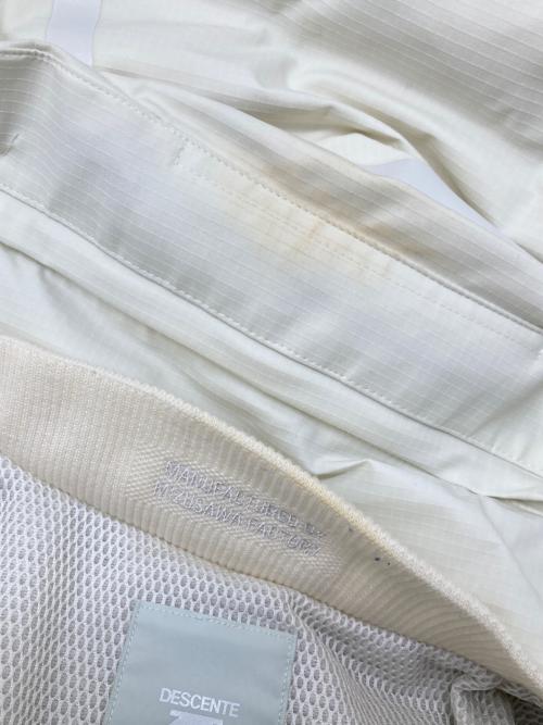 DESCENTE ALLTERRAIN（デザイント オルテライン）Descente ALLTERRAIN (デザイント オルテライン) MIZUSAWA DOWN JACKET STORM ホワイトの古着・服飾アイテム