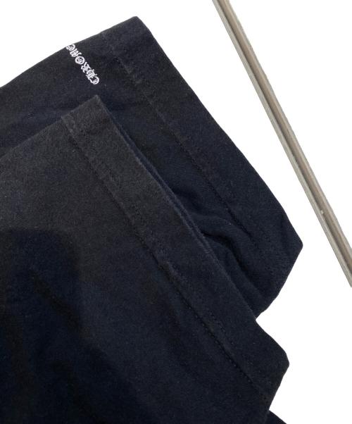 CHROME HEARTS（クロムハーツ）CHROME HEARTS (クロムハーツ) セメタリークロス ホースシューポケットTシャツ ブラック サイズ:Lの古着・服飾アイテム