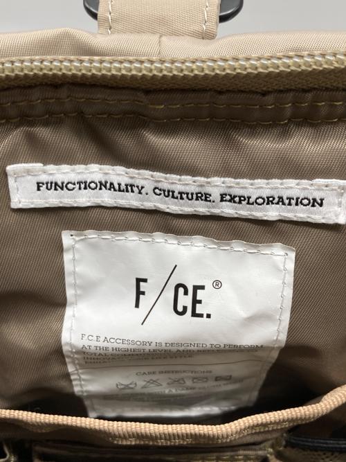 F/CE.（エフシーイー）F/CE. (エフシーイー) 420 re/cor SMALL HELMET バッグ ベージュ サイズ:なしの古着・服飾アイテム