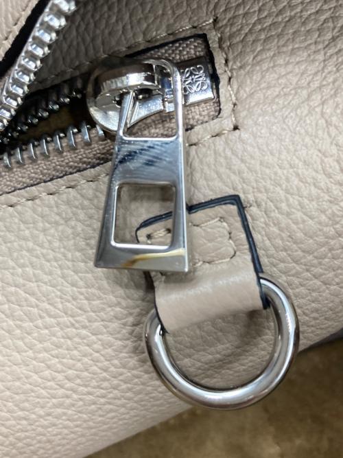 LOEWE（ロエベ）LOEWE (ロエベ) アマソナ28 2WAYショルダーバッグ ベージュ サイズ:なしの古着・服飾アイテム