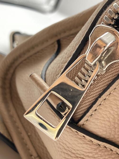 LOEWE（ロエベ）LOEWE (ロエベ) アマソナ28 2WAYショルダーバッグ ベージュ サイズ:なしの古着・服飾アイテム