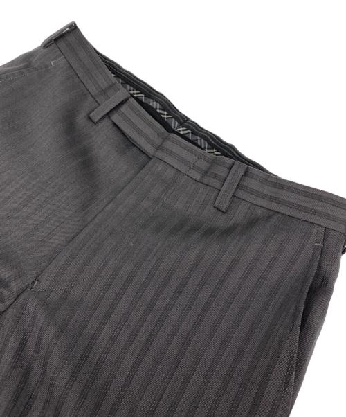 BURBERRY BLACK LABEL（バーバリーブラックレーベル）BURBERRY BLACK LABEL (バーバリーブラックレーベル) ストライプ 3ピーススーツ グレー サイズ:34Rの古着・服飾アイテム