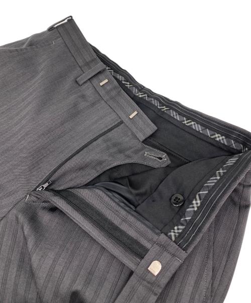BURBERRY BLACK LABEL（バーバリーブラックレーベル）BURBERRY BLACK LABEL (バーバリーブラックレーベル) ストライプ 3ピーススーツ グレー サイズ:34Rの古着・服飾アイテム