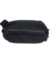 AER（エアー）の古着「day sling 3 /デイスリングボディバッグ」｜ブラック