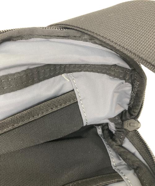 AER（エアー）AER (エアー) day sling 3 /デイスリングボディバッグ ブラック サイズ:なしの古着・服飾アイテム