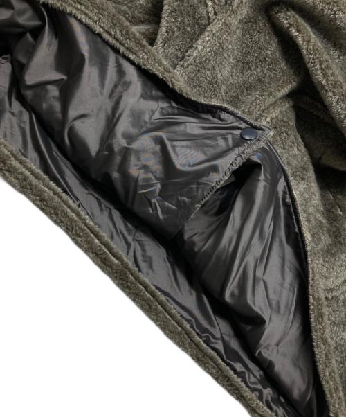 the conspires（ザ コンスパイアーズ）the conspires (ザ コンスパイアーズ) リバーシブルボアコート カーキ×グレー サイズ:Ｓの古着・服飾アイテム